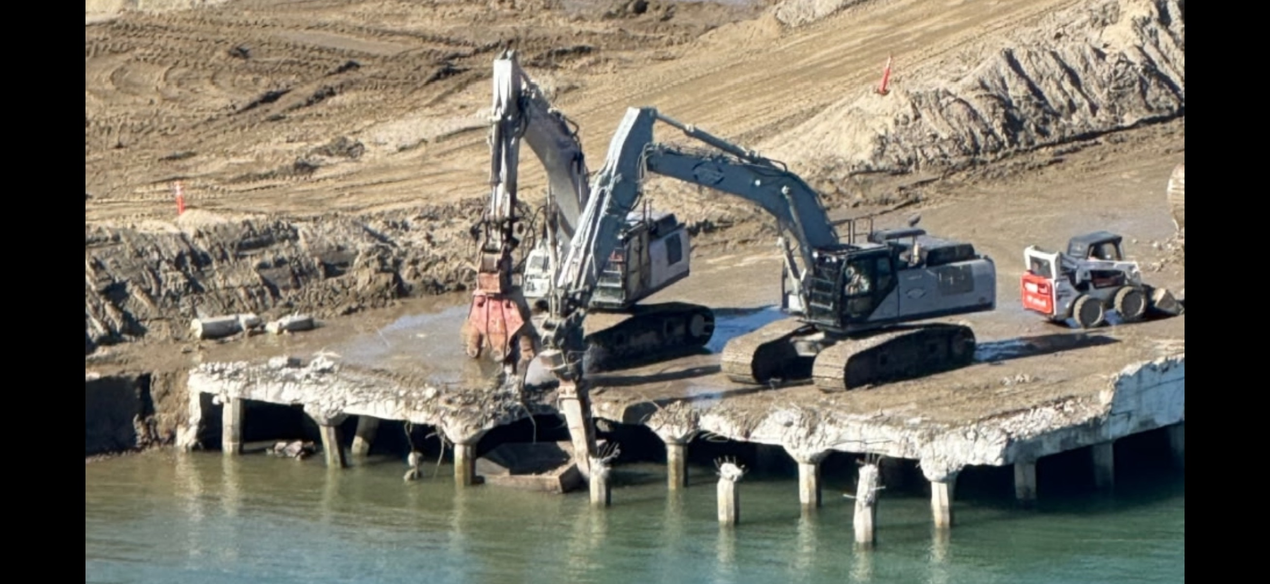 Hydraulic grapple at work